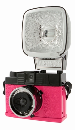 LOMOGRAPHY DIANA MINI FLASH KAMERA - PINK - EN ROSE auf einer Wien Wunschliste / Geschenkidee