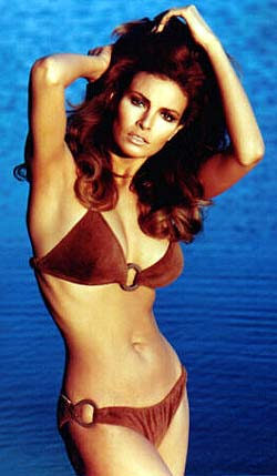 Raquel Welch - am Wasser