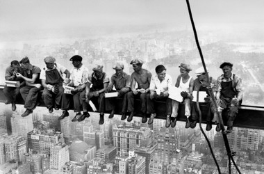 Fototapete - Riesenposter - Eating above Manhattan - Klicken fr grssere Ansicht