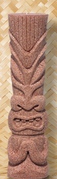 TIKI KERZE TIKI ROYAL-KIR - REDWOOD auf einer Tiefencastel Wunschliste / Geschenkidee